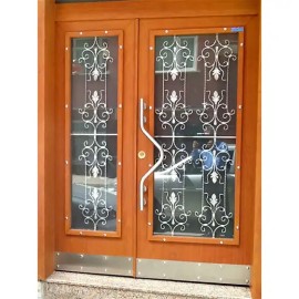 Apartman Giriş Kapısı